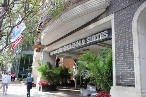 Fairfield Inn & Suites by Marriott Chicago Downtown/Magnificent Mile image 5