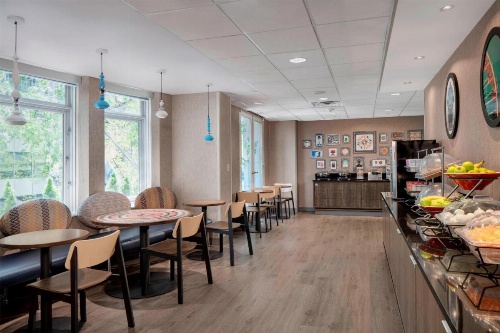 Fairfield Inn & Suites by Marriott Chicago Downtown/Magnificent Mile image 6